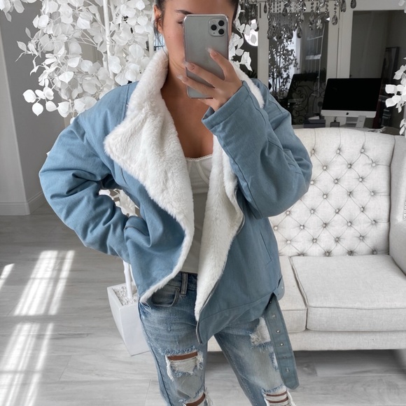 ZANE— in Light Denim - Picture 2 of 7